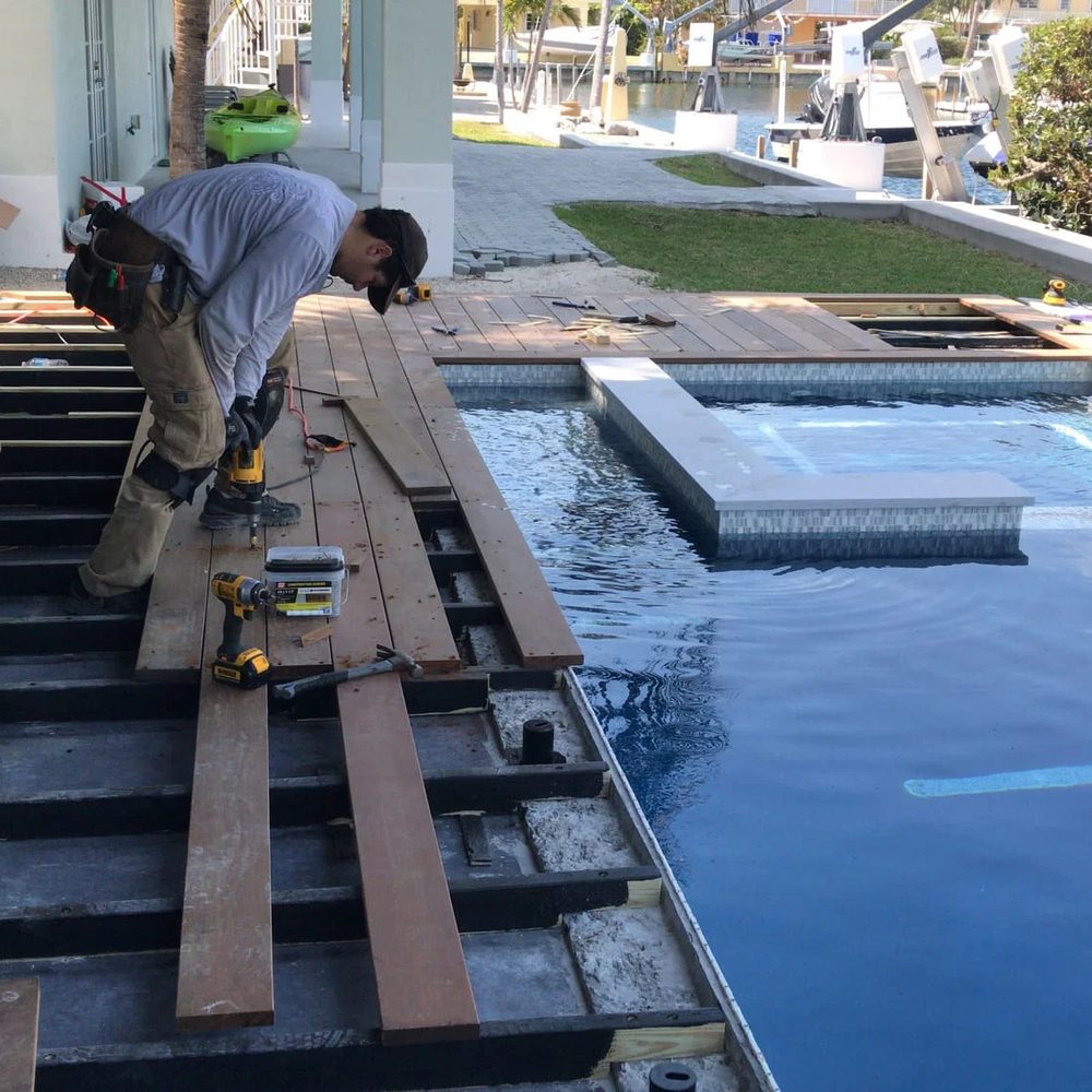 Barroteamento E Fixação Em Execução — obra executada pela DeckPro